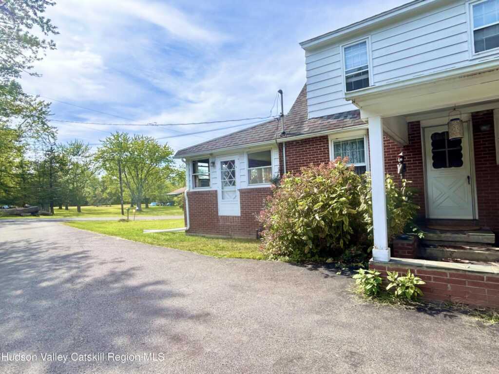 11 Julia Avenue, New Paltz, NY 12561 - Photo 4 of 38