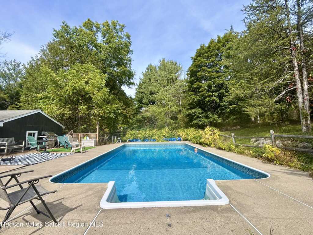11 Julia Avenue, New Paltz, NY 12561 - Photo 5 of 38