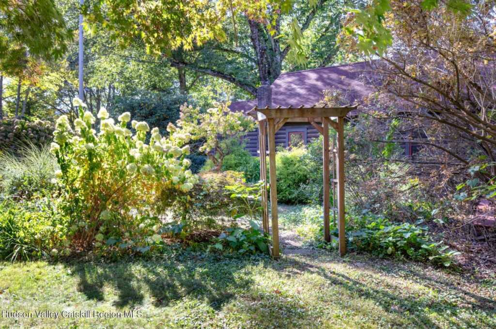 26 Esopus Avenue, Phoenicia, NY 12464 - Photo 16 of 21