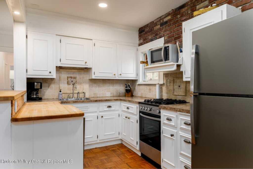 26 Esopus Avenue, Phoenicia, NY 12464 - Photo 6 of 21