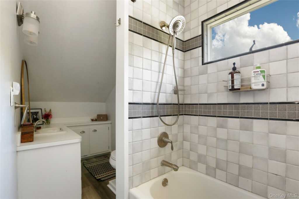 515 Walnut Street, Hurley, NY 12443 - Photo 20 of 33