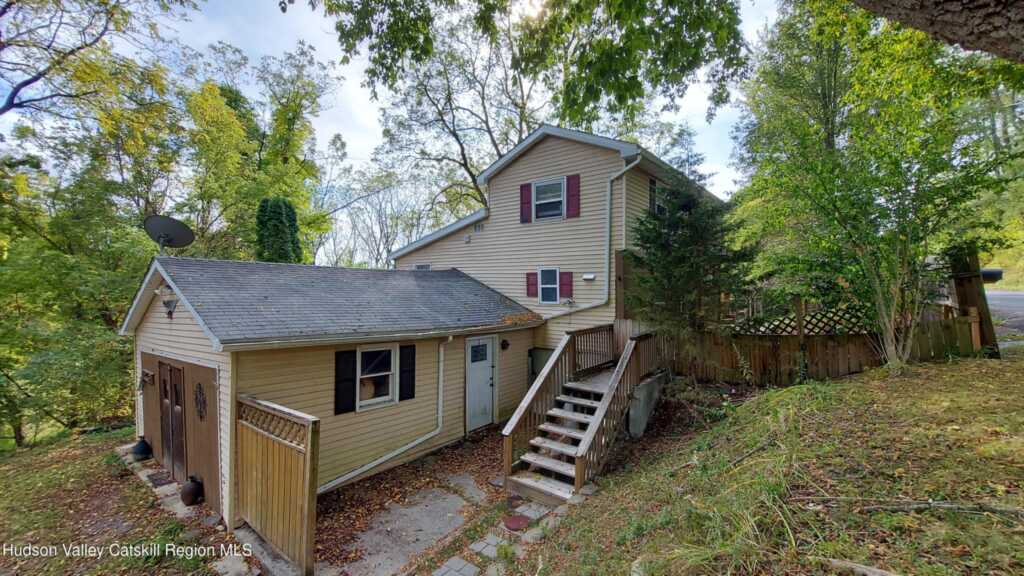 125 Post Street, Saugerties, NY 12477 - Photo 3 of 48