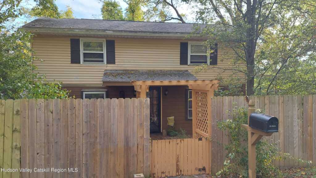 125 Post Street, Saugerties, NY 12477 - Photo 4 of 48