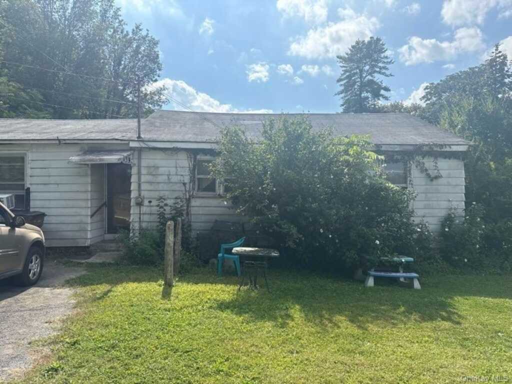18 Pettit Avenue, Kingston, NY 12401 - Photo 3 of 29