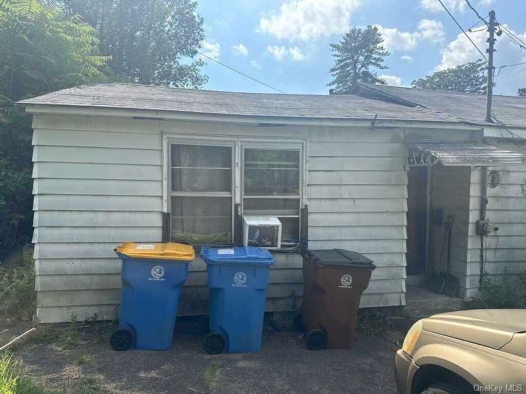 18 Pettit Avenue, Kingston, NY 12401 - Photo 4 of 29