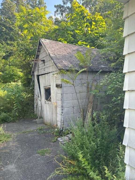 18 Pettit Avenue, Kingston, NY 12401 - Photo 9 of 29
