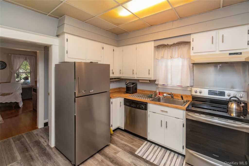 69 Washington Avenue, Kingston, NY 12401 - Photo 18 of 37