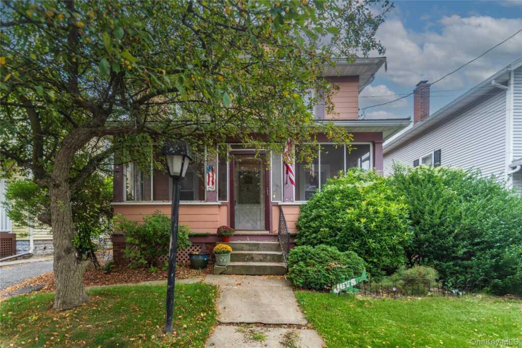 69 Washington Avenue, Kingston, NY 12401 - Photo 2 of 37