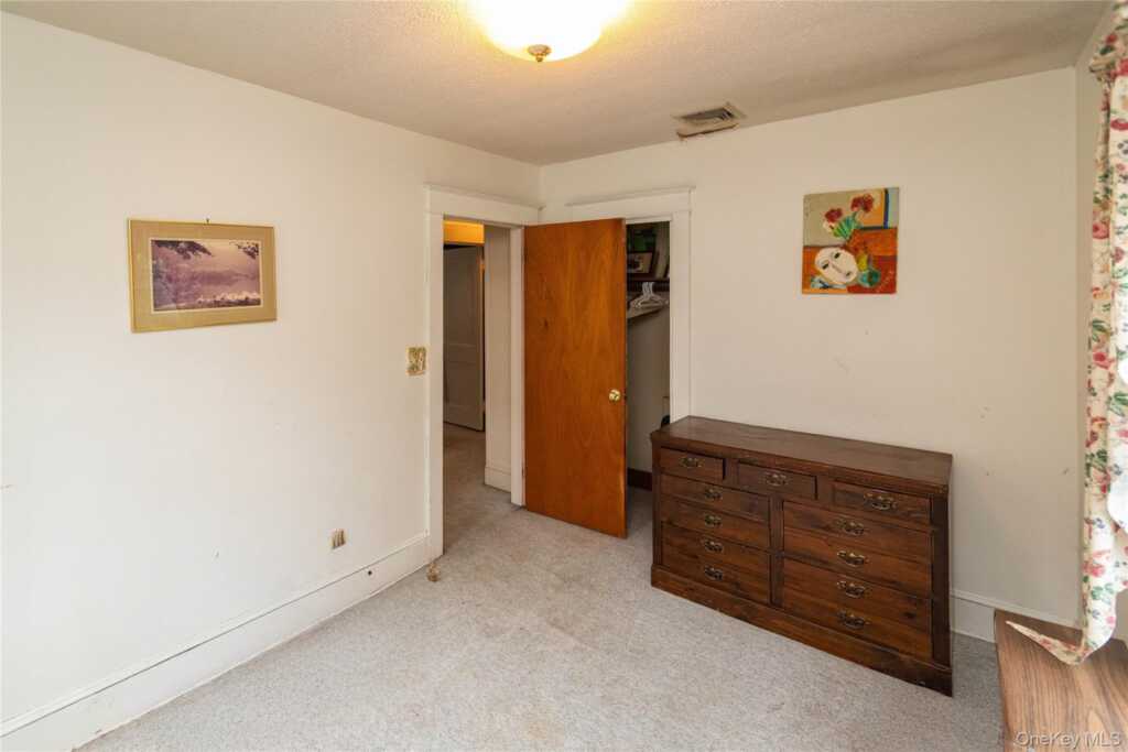 69 Washington Avenue, Kingston, NY 12401 - Photo 28 of 37