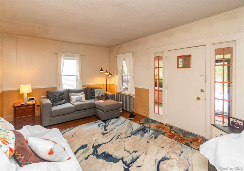 69 Washington Avenue, Kingston, NY 12401 - Photo 7 of 37