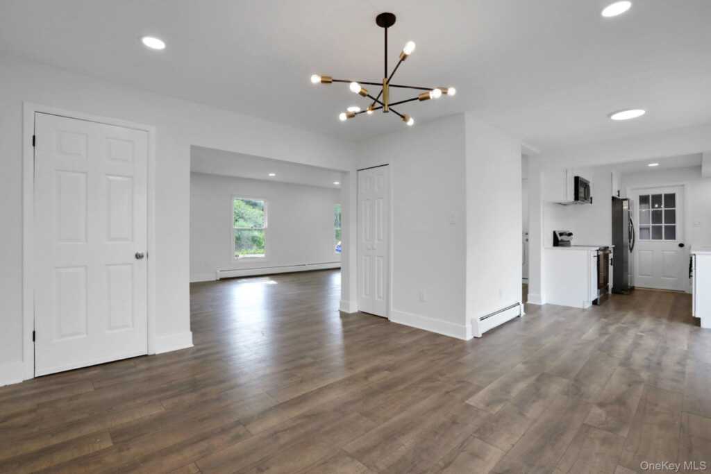 4179 Route 9W, Saugerties, NY 12477 - Photo 5 of 24