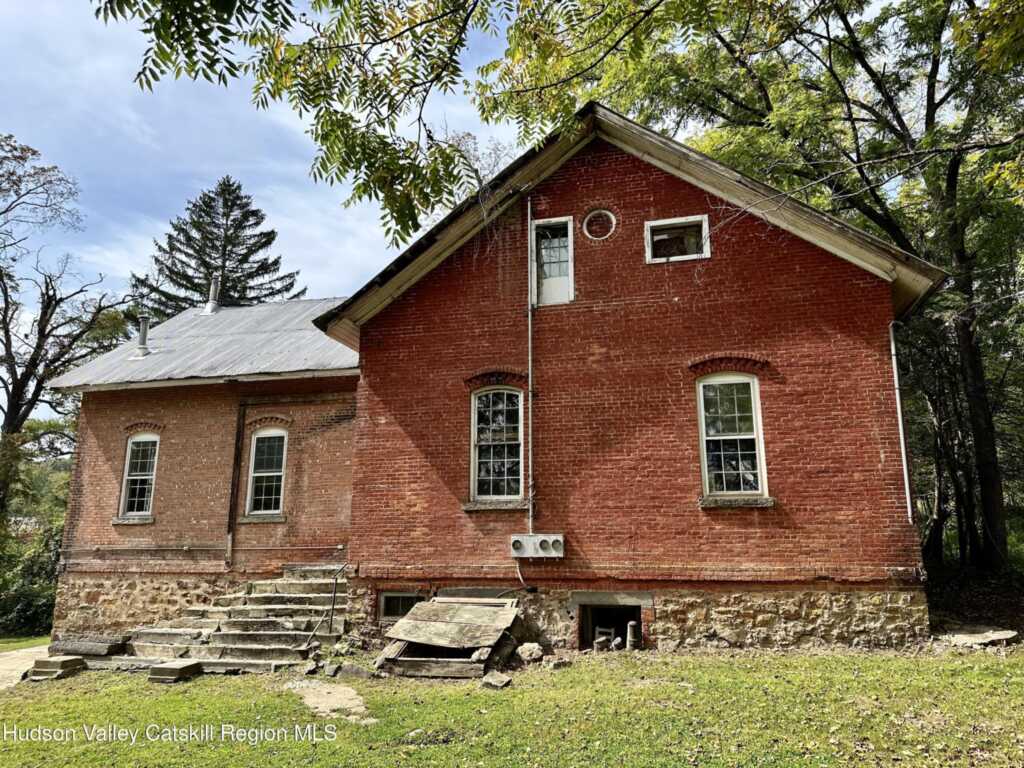 8 School House Lane, Rosendale, NY 12472 - Photo 3 of 24