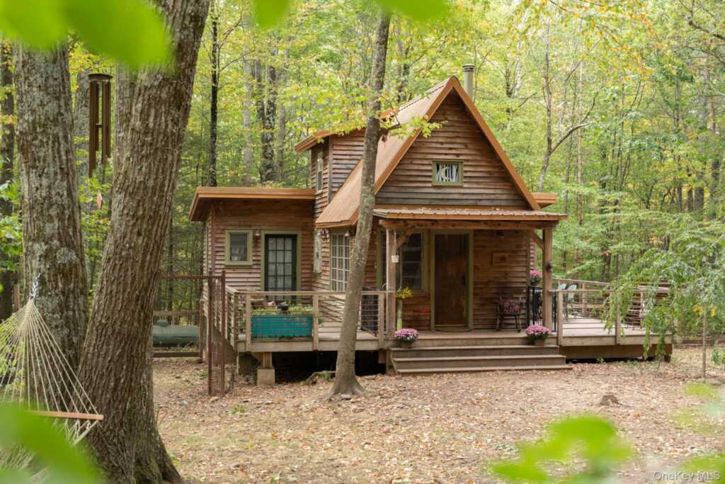 36 Cross Patch Road, Woodstock, NY 12495