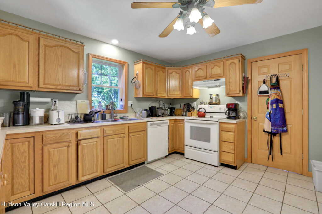 162 Hilltop Drive, Hurley, NY 12443 - Photo 11 of 46