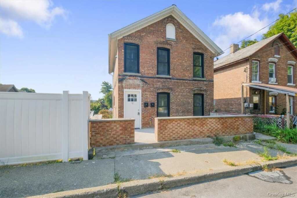 9 Dubois Street, Unit #A, Kingston, NY 12401