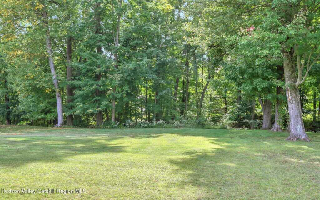 10 Meadow Court, Saugerties, NY 12477 - Photo 5 of 27