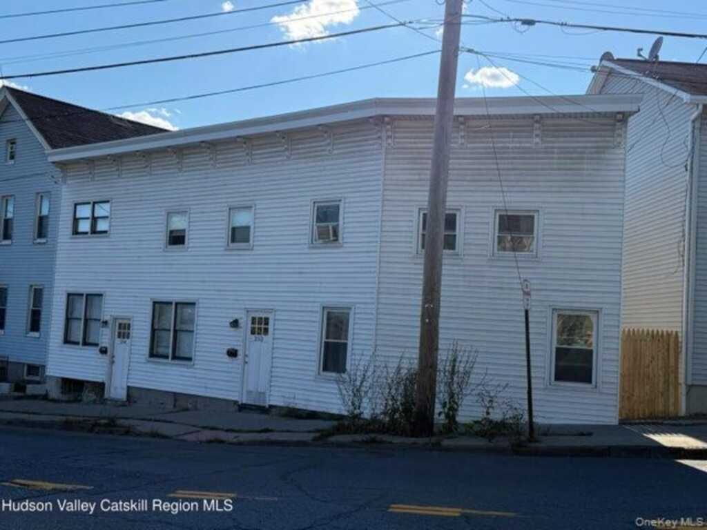 254 Partition Street, Unit #252, Saugerties, NY 12477 - Photo 2 of 11