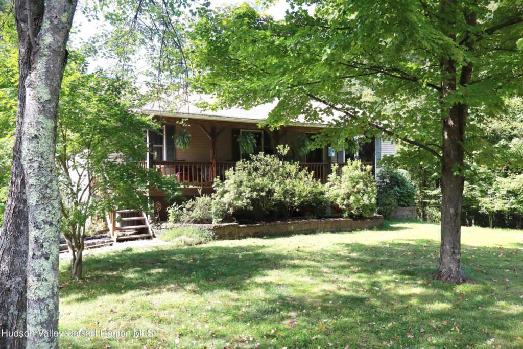 132 Dutchtown Road, Saugerties, NY 12477 - Photo 2 of 45