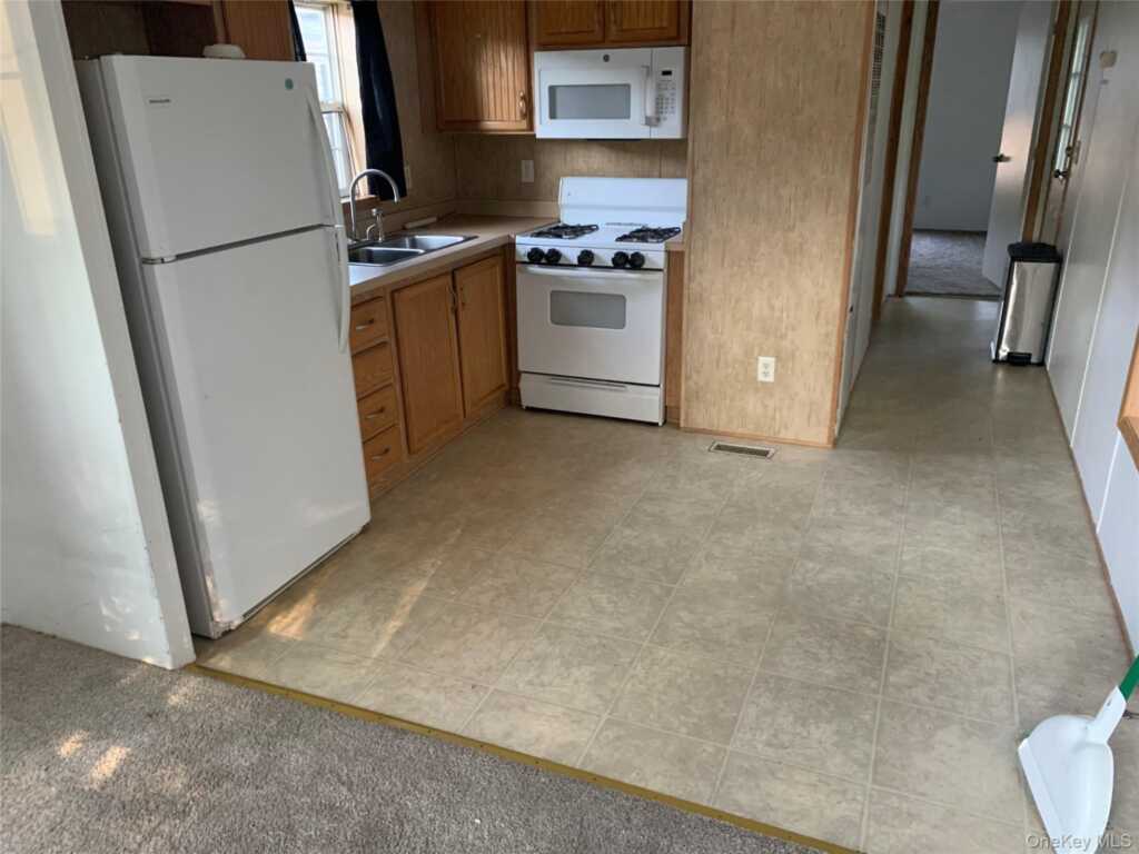 702 Sawkill Rd, Unit #10, Kingston, NY 12401 - Photo 4 of 9