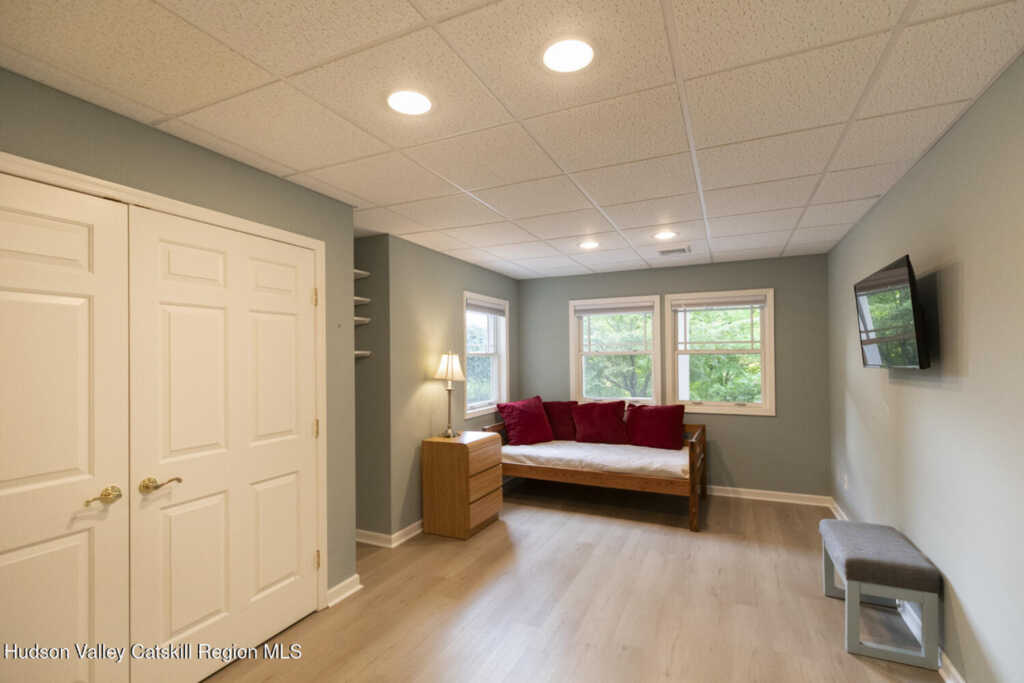 40 Lakeview Avenue, Kingston, NY 12401 - Photo 37 of 50