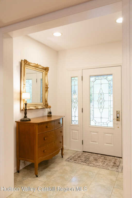 40 Lakeview Avenue, Kingston, NY 12401 - Photo 4 of 50
