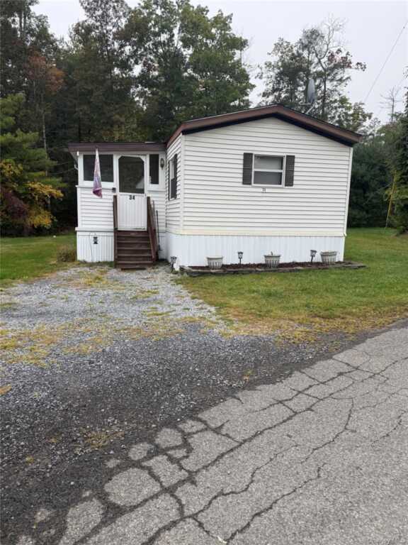 28 Orsland Lane, Unit #34, Hurley, NY 12491 - Photo 2 of 9
