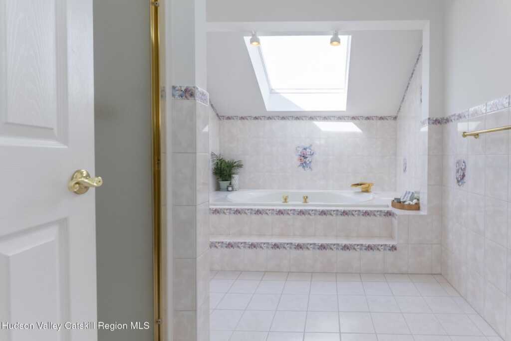 25 Alison Court, Kingston, NY 12401 - Photo 33 of 50
