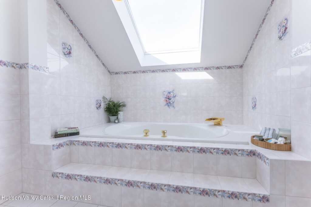 25 Alison Court, Kingston, NY 12401 - Photo 34 of 50
