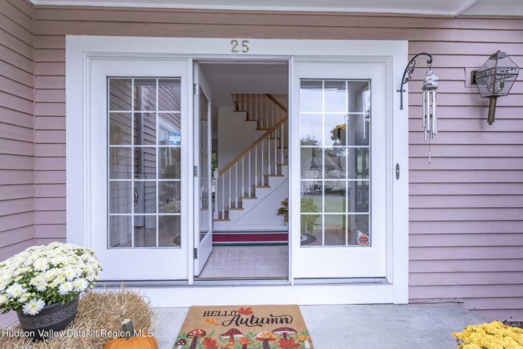 25 Alison Court, Kingston, NY 12401 - Photo 4 of 50