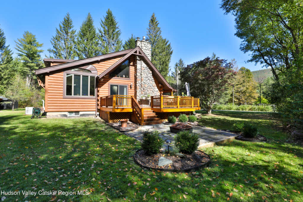 8 Lane Street, Phoenicia, NY 12464 - Photo 2 of 28