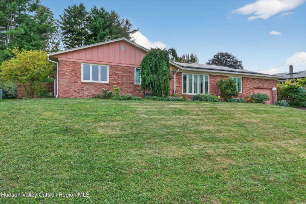 35 Overlook Drive, Kingston, NY 12401