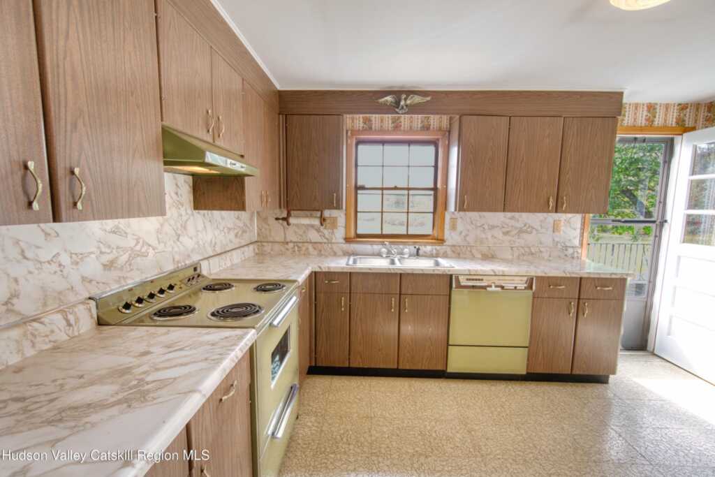 315 Pine Bush Road, Stone Ridge, NY 12484 - Photo 22 of 37