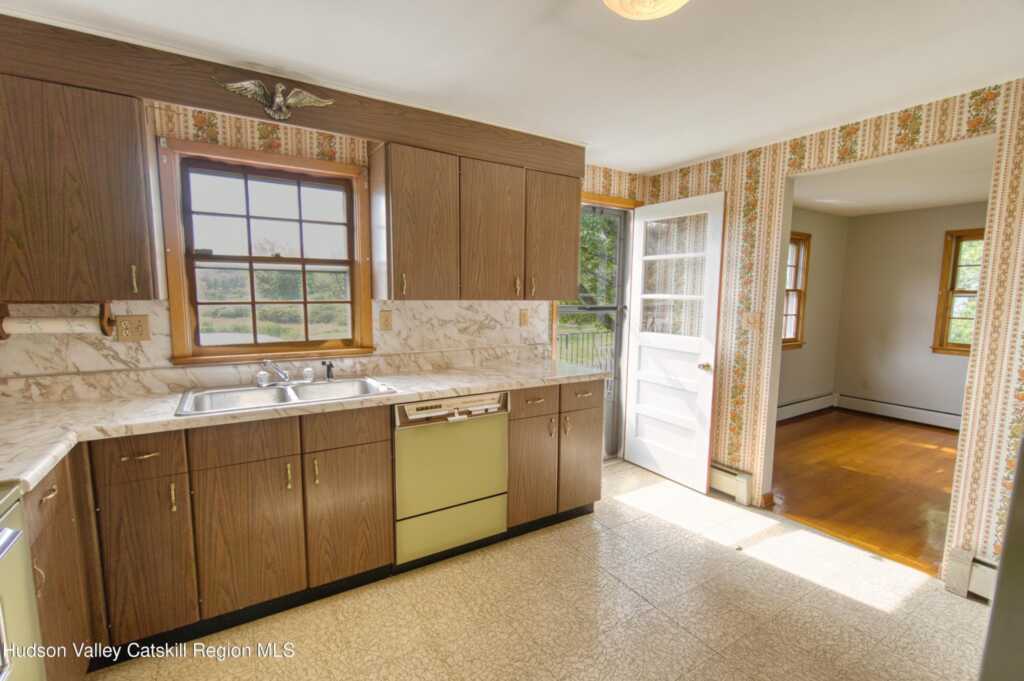 315 Pine Bush Road, Stone Ridge, NY 12484 - Photo 23 of 37
