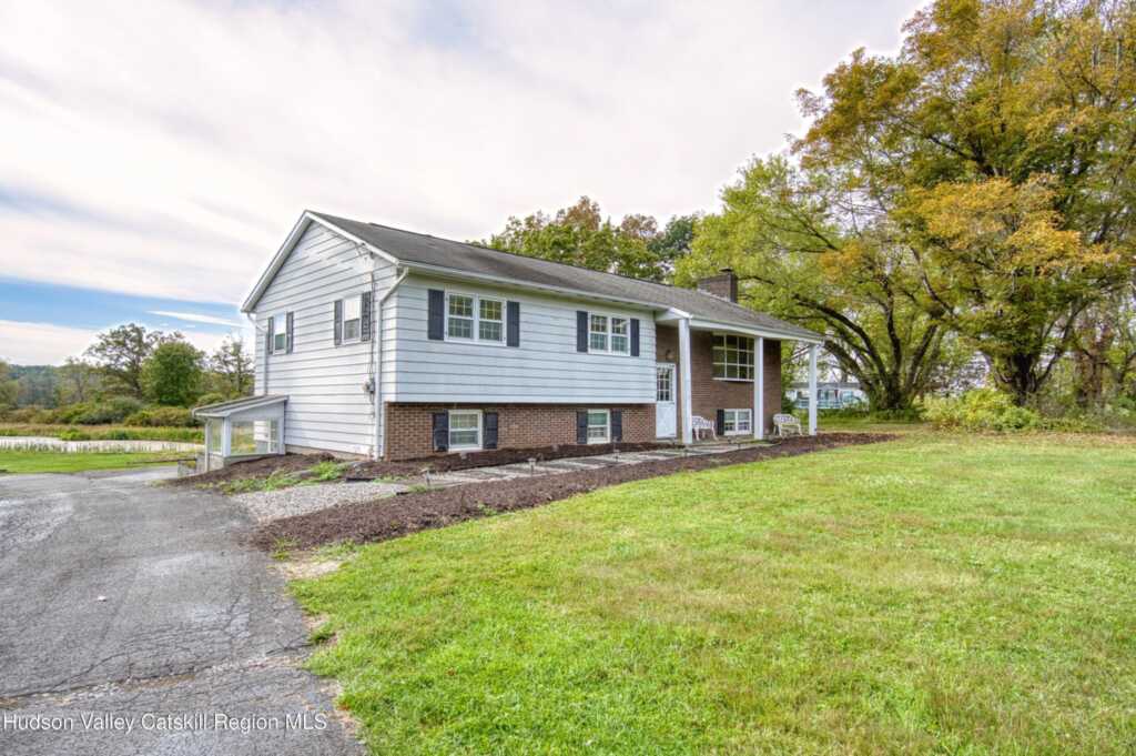 315 Pine Bush Road, Stone Ridge, NY 12484 - Photo 4 of 37