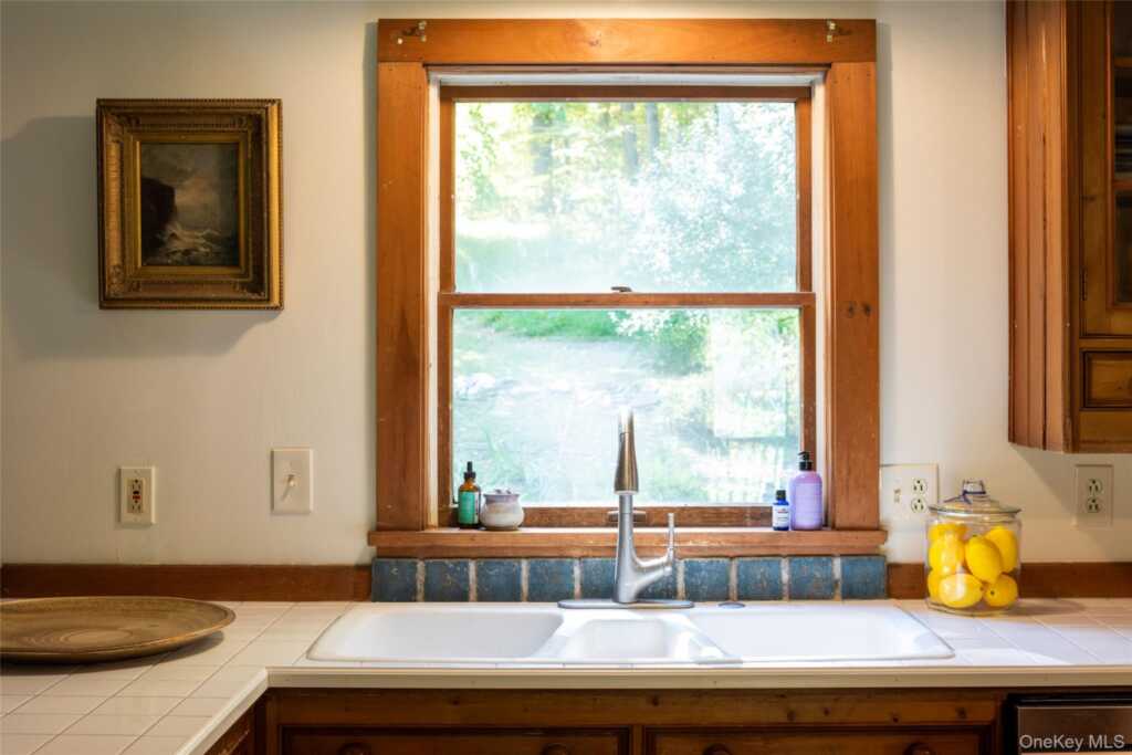 72 Old Farm Road, Rhinebeck, NY 12572 - Photo 10 of 42