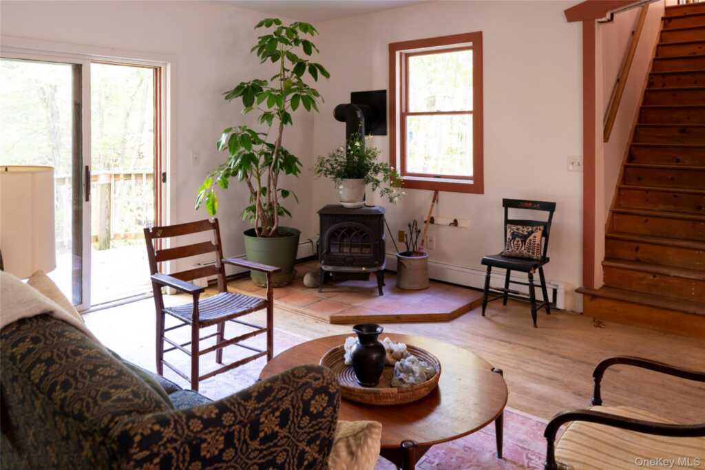72 Old Farm Road, Rhinebeck, NY 12572 - Photo 12 of 42