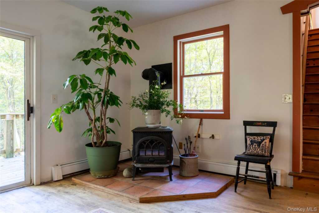 72 Old Farm Road, Rhinebeck, NY 12572 - Photo 13 of 42
