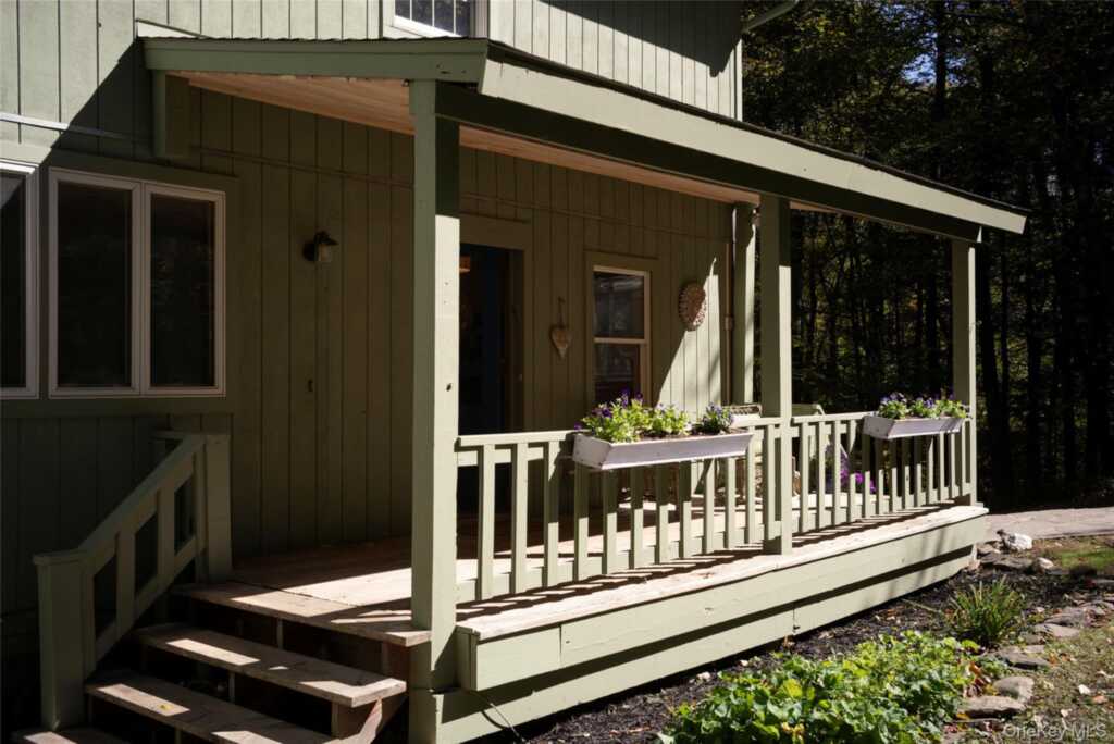 72 Old Farm Road, Rhinebeck, NY 12572 - Photo 2 of 42