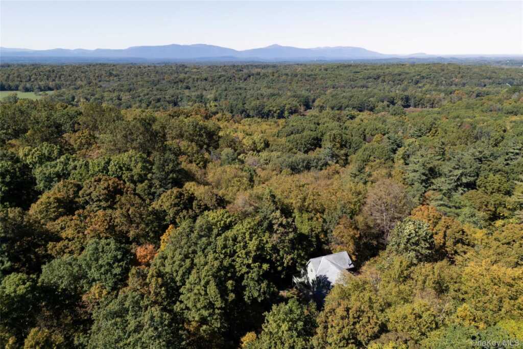 72 Old Farm Road, Rhinebeck, NY 12572 - Photo 40 of 42