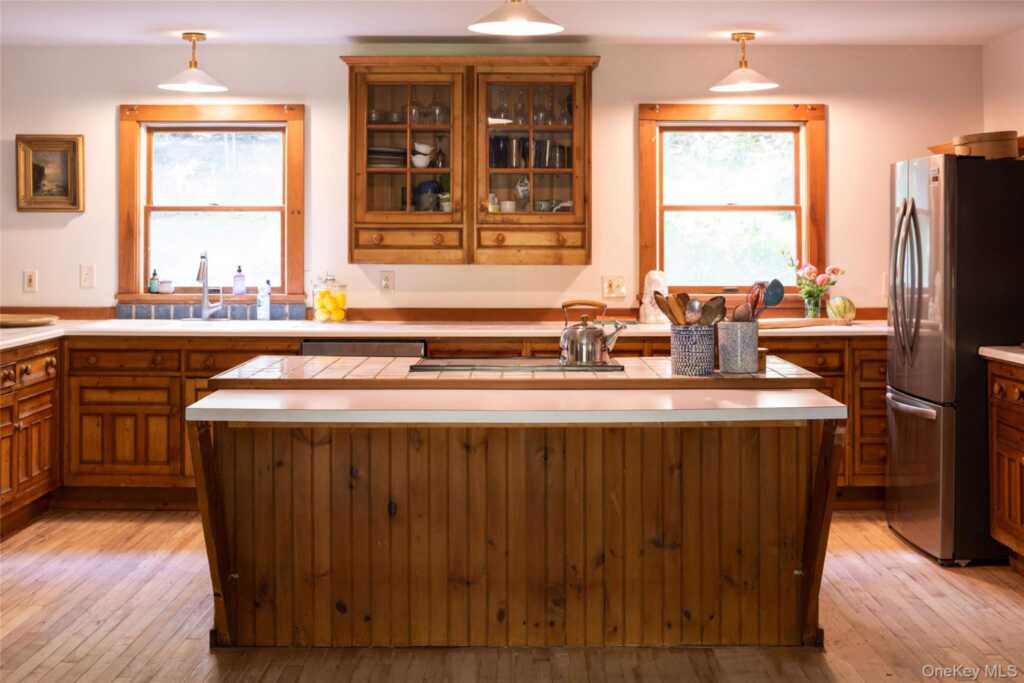 72 Old Farm Road, Rhinebeck, NY 12572 - Photo 9 of 42