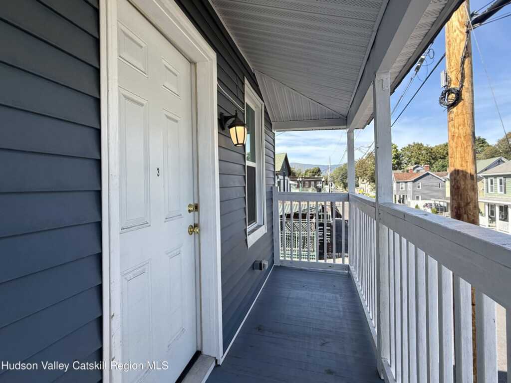 14 Livingston St, Unit #3, Saugerties, NY 12477