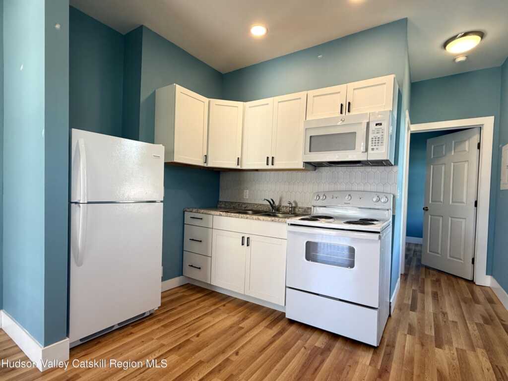 14 Livingston St, Unit #3, Saugerties, NY 12477 - Photo 4 of 8