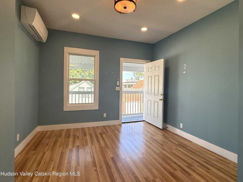 14 Livingston St, Unit #3, Saugerties, NY 12477 - Photo 5 of 8