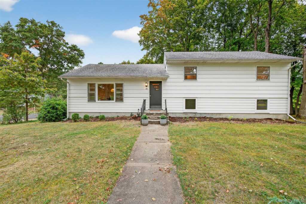 25 Cherry Hill Road, New Paltz, NY 12561