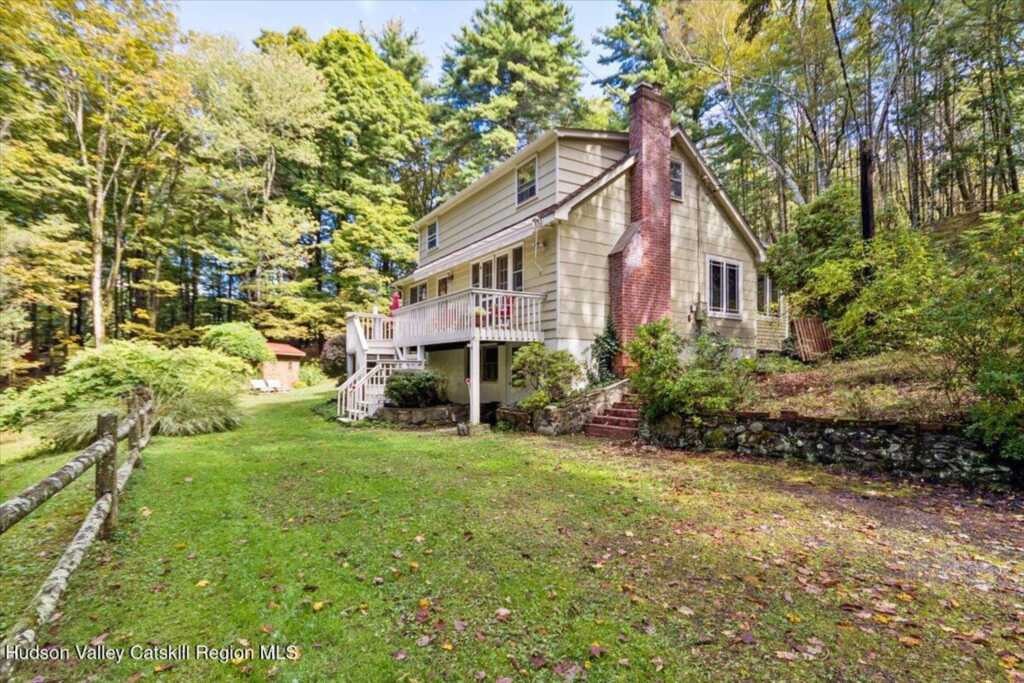826 Buck Road, Stone Ridge, NY 12484