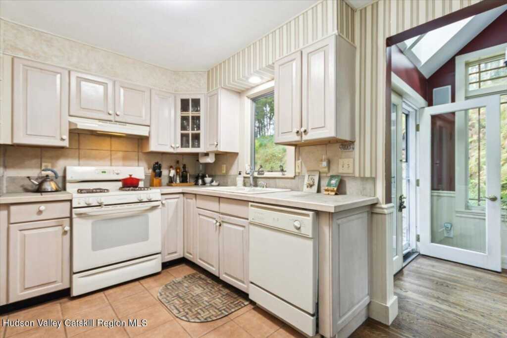 826 Buck Road, Stone Ridge, NY 12484 - Photo 16 of 40
