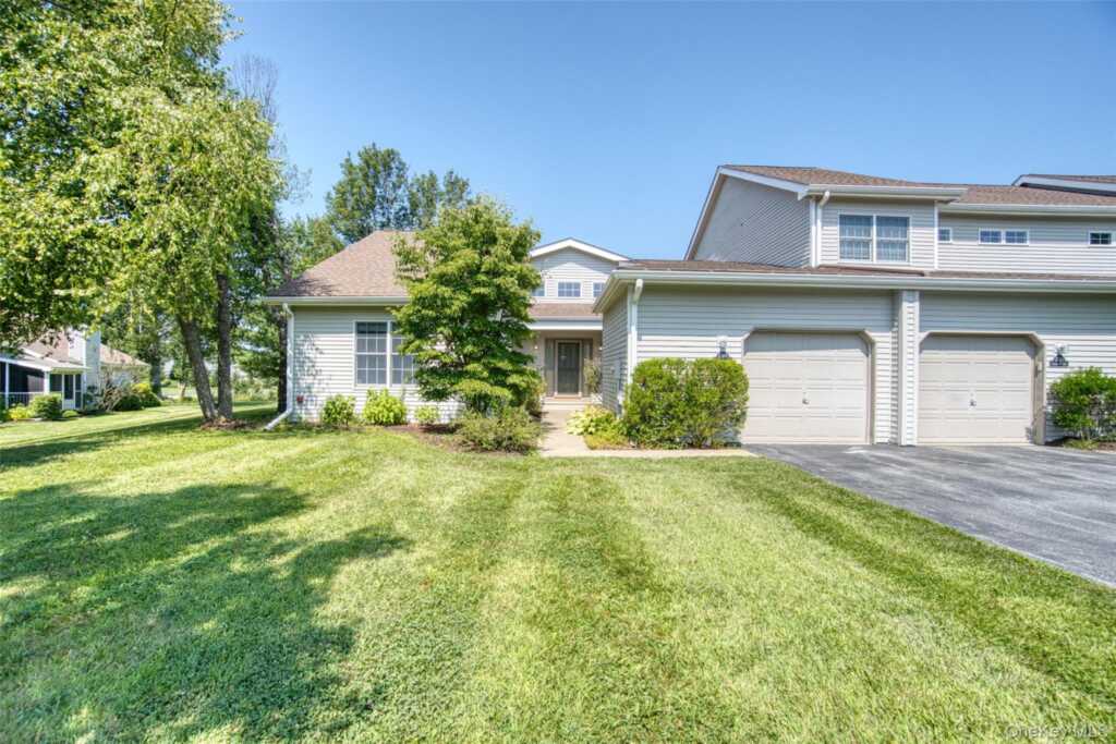 208 Cinnamon Circle, Rhinebeck, NY 12572