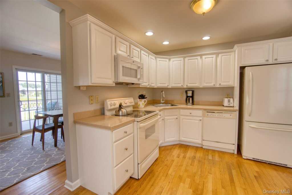 208 Cinnamon Circle, Rhinebeck, NY 12572 - Photo 13 of 27