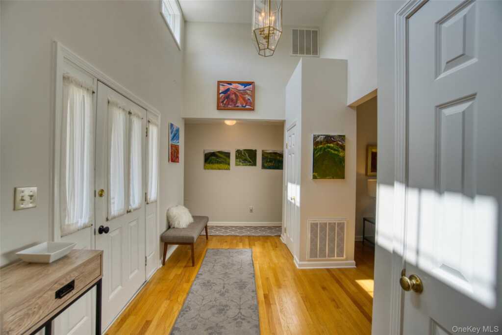 208 Cinnamon Circle, Rhinebeck, NY 12572 - Photo 4 of 27