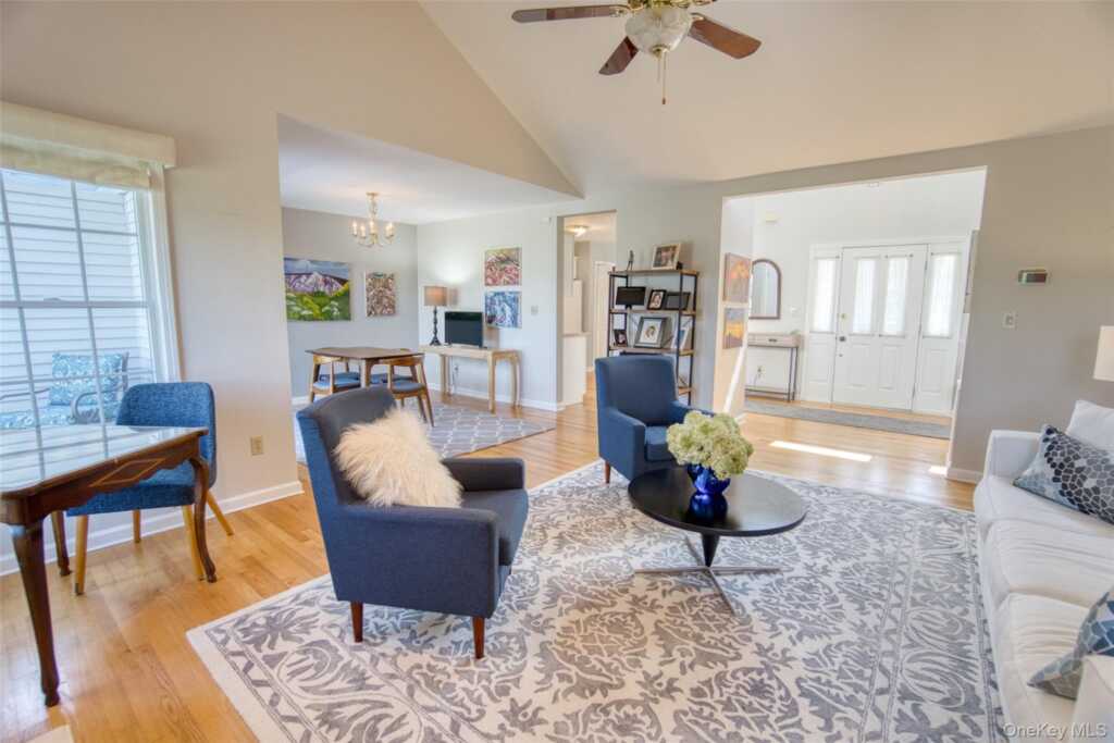 208 Cinnamon Circle, Rhinebeck, NY 12572 - Photo 6 of 27